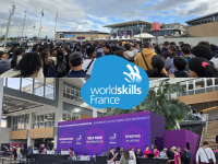 Nos jeunes de la Mission Locale de Vichy et sa Région ont eu l’occasion de plonger au cœur de la 47e édition du WorldSkills, l’un des plus grands concours de métiers au monde 🌍. Au programme : découverte de métiers, démonstrations impressionnantes de savoir-faire et rencontres inspirantes avec des experts et passionnés de leur domaine !

🤝Les jeunes ont pu :
- S’immerger dans des univers professionnels variés, allant de l’artisanat à la technologie.
- Échanger avec des professionnels venus de tous horizons et découvrir de nouvelles perspectives d’avenir.
- Observer des démonstrations techniques dans des domaines comme la coiffure, la mécanique, le numérique, et bien d’autres ! 💻🔧✂️

Cet évènement a pu se réaliser grâce au financement du Conseil Auvergne-Rhône-Alpes, que nous remercions chaleureusement pour son soutien.

🌟Une journée riche en apprentissages et en inspirations pour nos jeunes qui envisagent un parcours professionnel !
Merci à tous ceux qui ont contribué à faire de cet événement une véritable réussite 🚀!